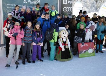 Planica je udeležence šolskega maratona nagradila s pravimi zimskimi razmerami