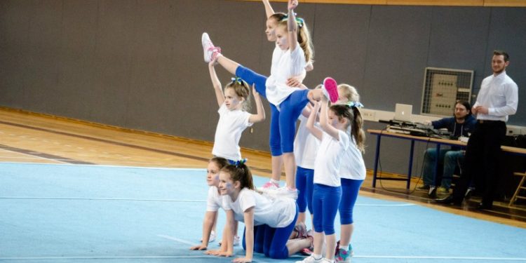 Državno prvenstvo šolskih cheerleading in performance cheer skupin